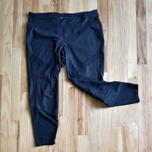 mesh capris - FREE W/BUNDLE (limit 1)